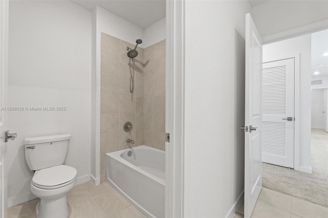 Recently Rented: $3,300 (4 beds, 2 baths, 2696 Square Feet)