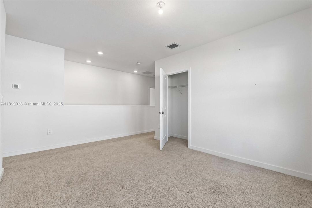 Recently Rented: $3,300 (4 beds, 2 baths, 2696 Square Feet)