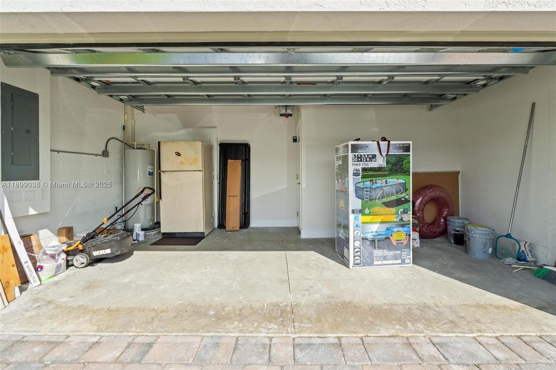 Recently Rented: $3,300 (4 beds, 2 baths, 2696 Square Feet)