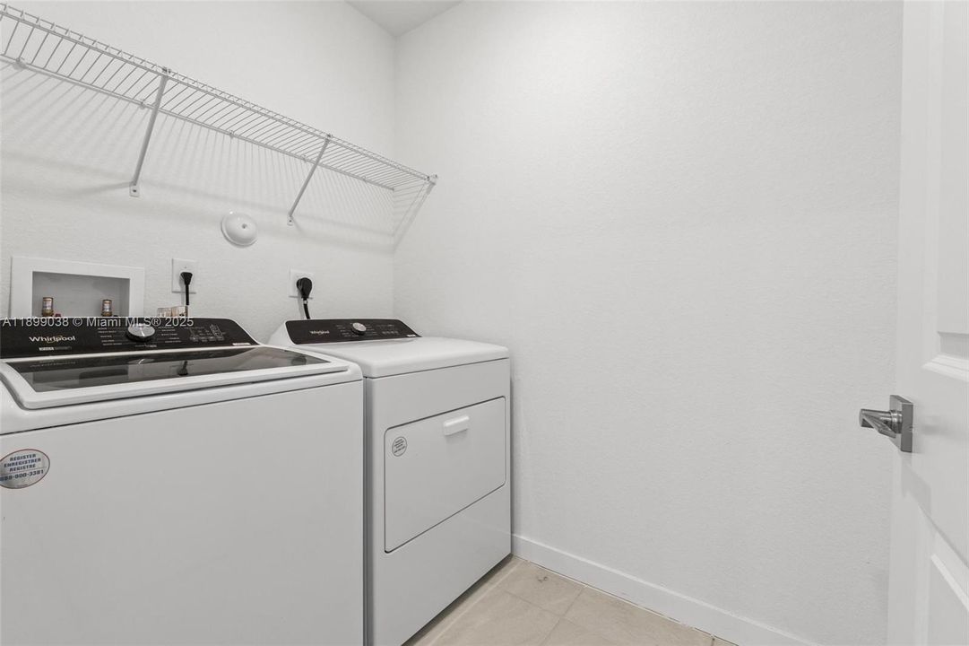 Recently Rented: $3,300 (4 beds, 2 baths, 2696 Square Feet)