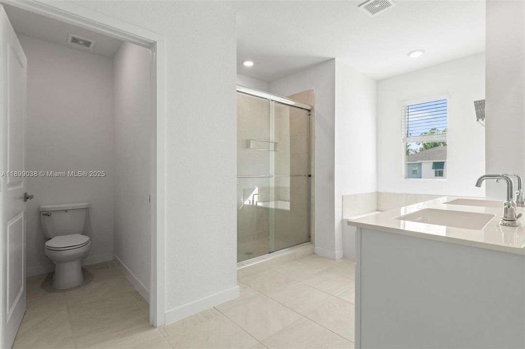 Recently Rented: $3,300 (4 beds, 2 baths, 2696 Square Feet)