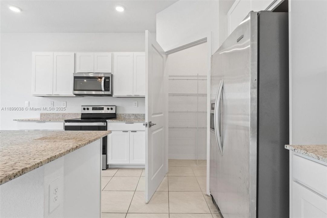 Recently Rented: $3,300 (4 beds, 2 baths, 2696 Square Feet)