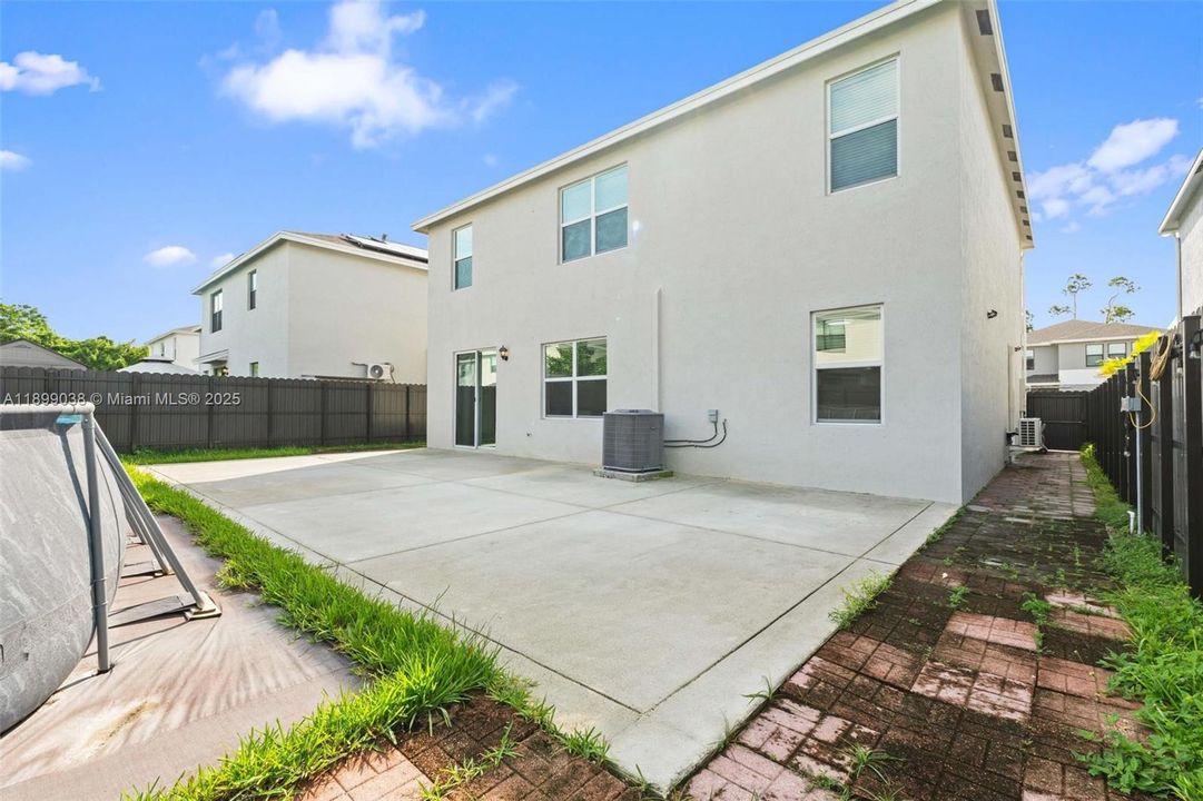 Recently Rented: $3,300 (4 beds, 2 baths, 2696 Square Feet)