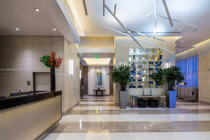 Active With Contract: $3,399 (1 beds, 1 baths, 760 Square Feet)