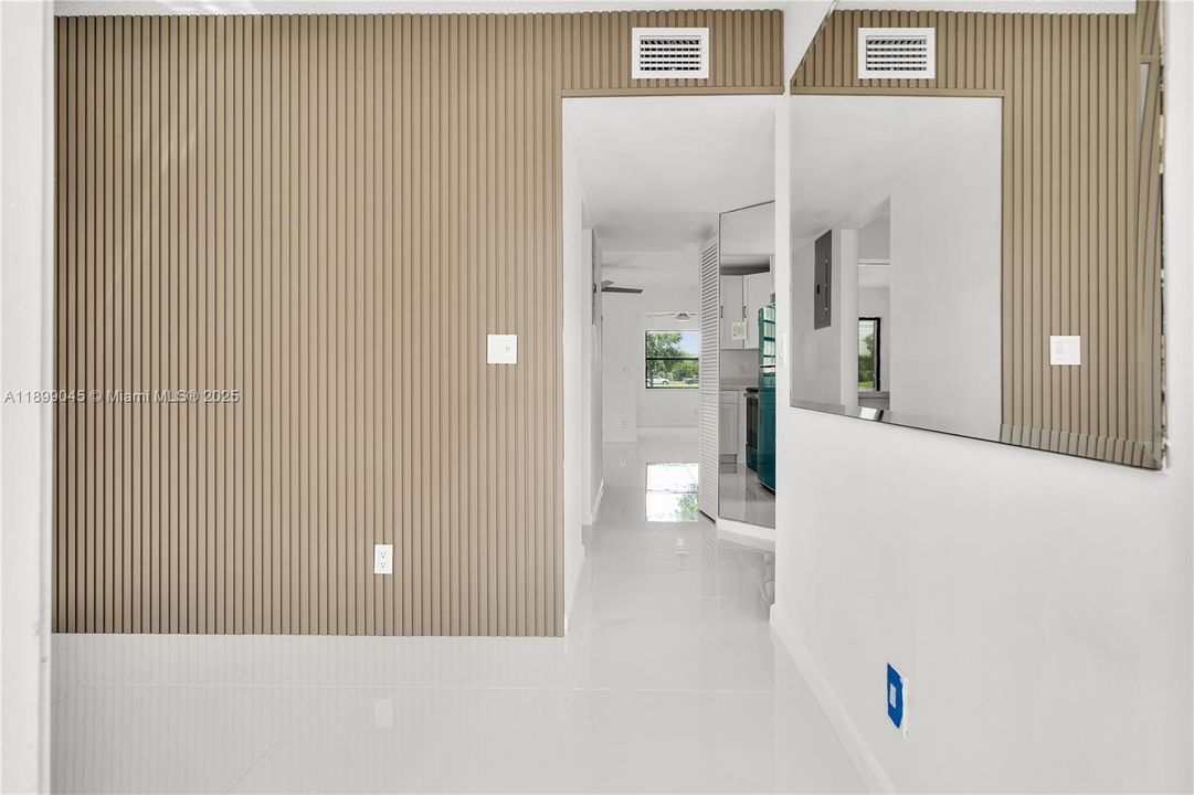 合同活跃: $292,000 (3 贝兹, 2 浴室, 1300 平方英尺)