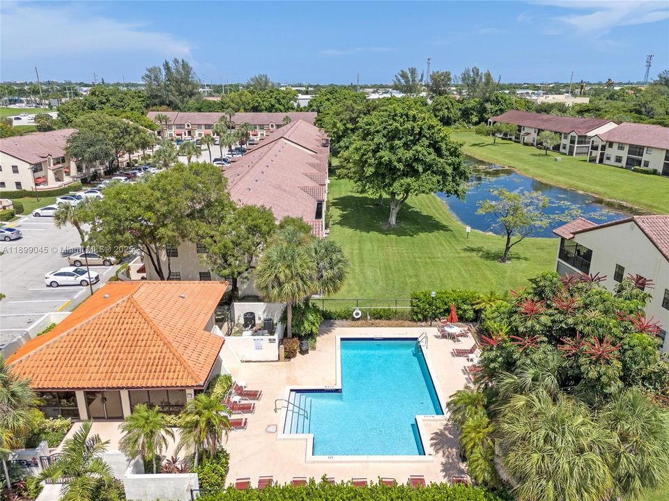 合同活跃: $292,000 (3 贝兹, 2 浴室, 1300 平方英尺)