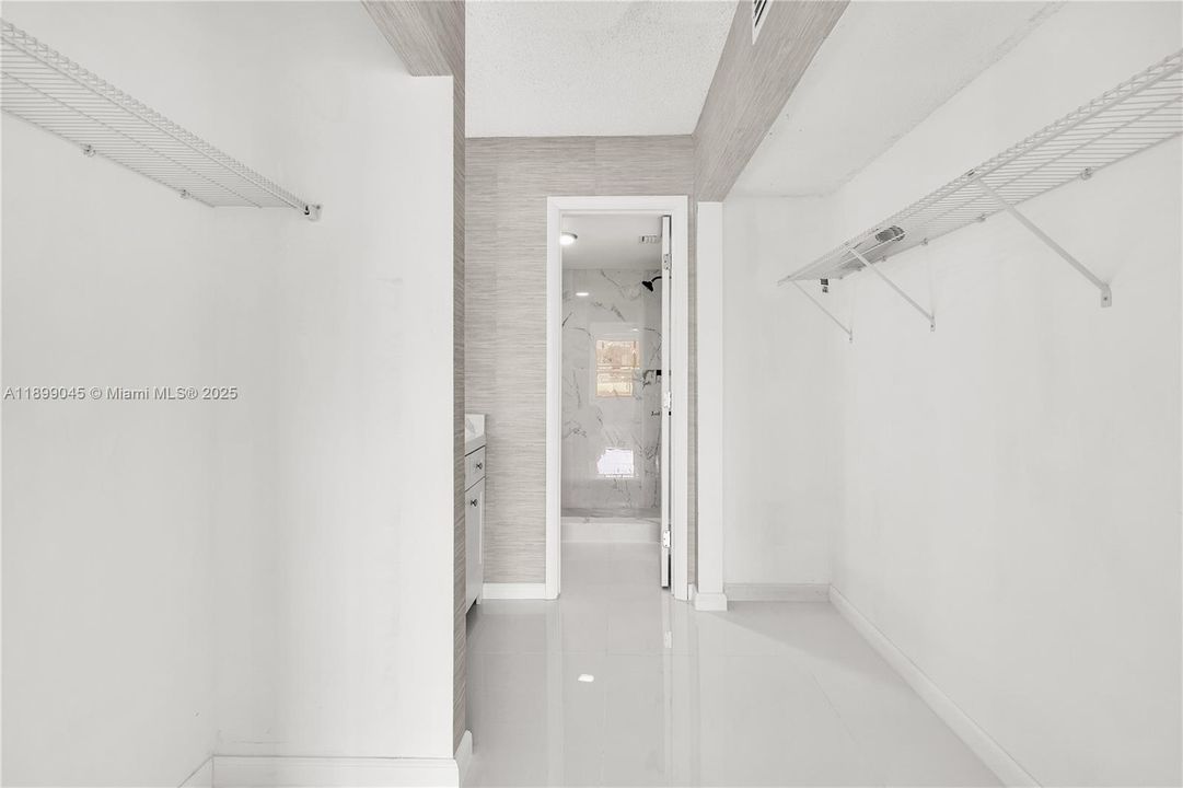 合同活跃: $292,000 (3 贝兹, 2 浴室, 1300 平方英尺)