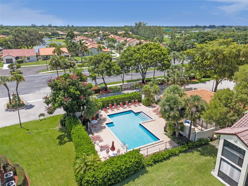 合同活跃: $292,000 (3 贝兹, 2 浴室, 1300 平方英尺)