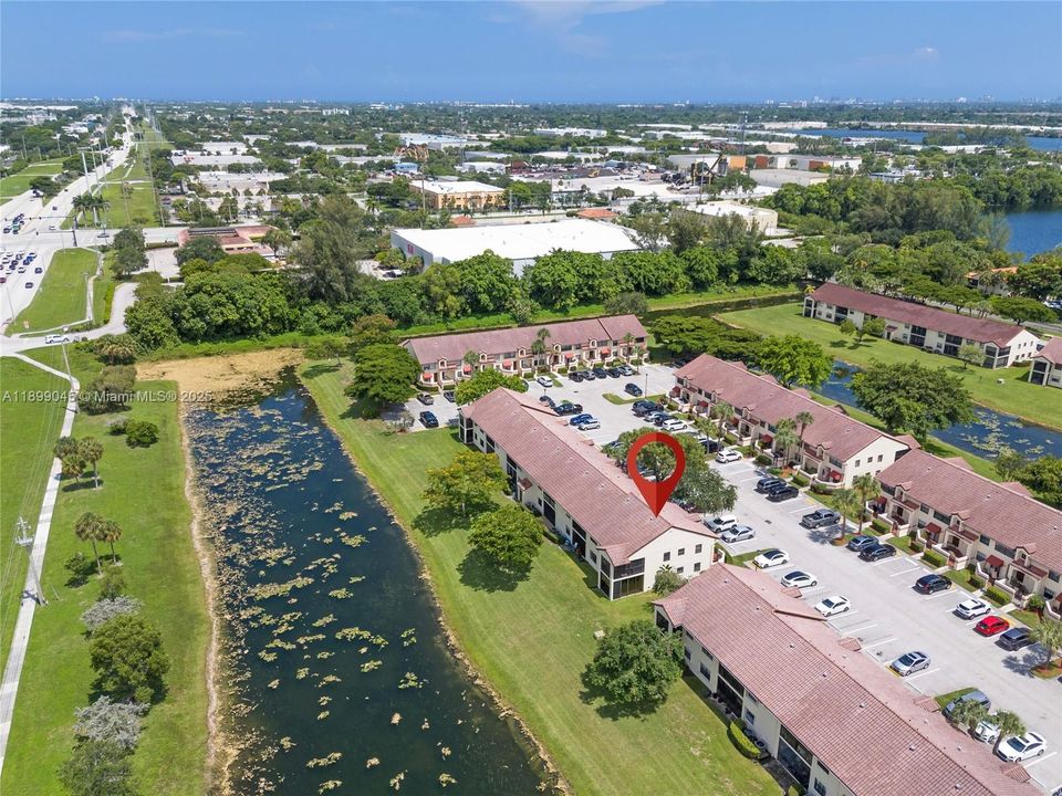 合同活跃: $292,000 (3 贝兹, 2 浴室, 1300 平方英尺)