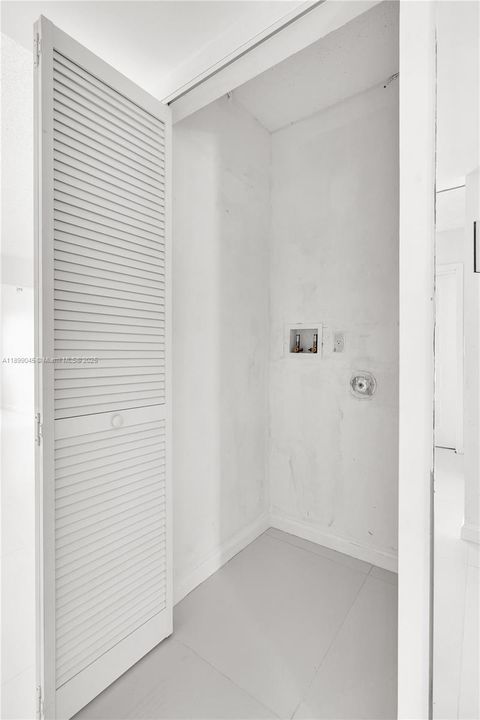 合同活跃: $292,000 (3 贝兹, 2 浴室, 1300 平方英尺)