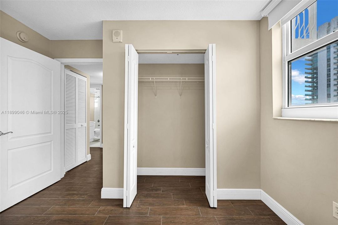 合同活跃: $730,000 (2 贝兹, 2 浴室, 1105 平方英尺)