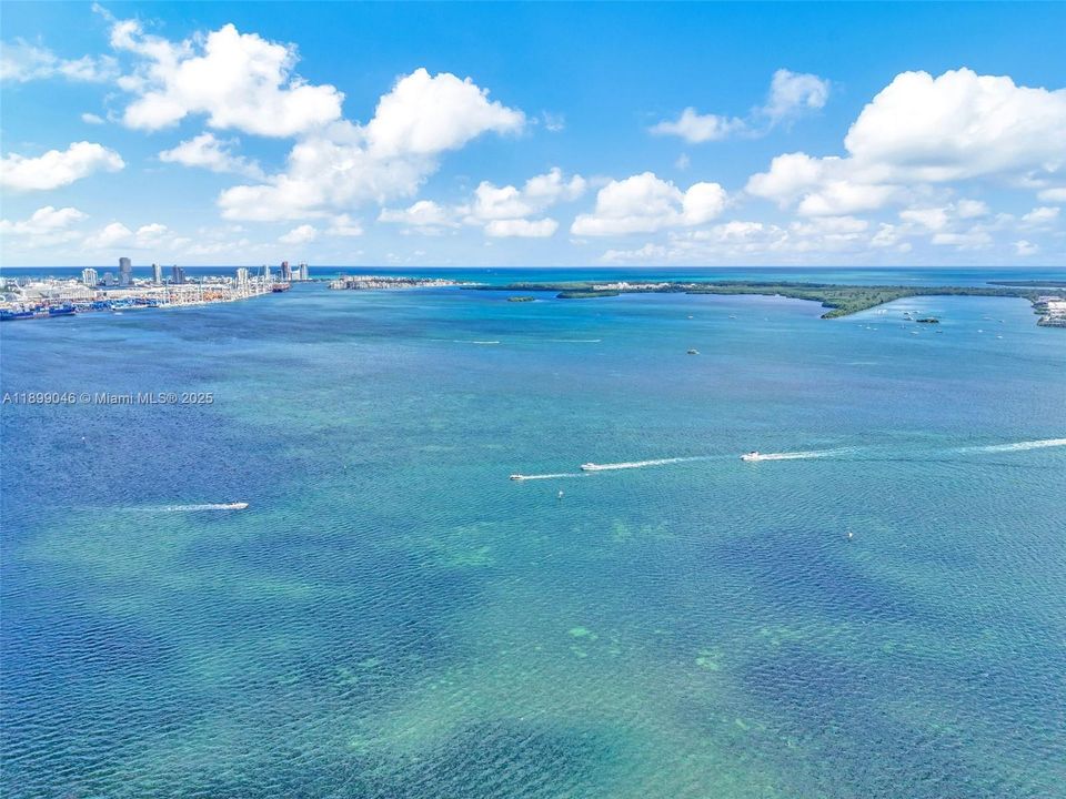 合同活跃: $730,000 (2 贝兹, 2 浴室, 1105 平方英尺)