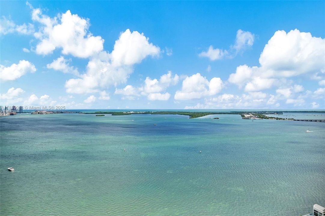 合同活跃: $730,000 (2 贝兹, 2 浴室, 1105 平方英尺)