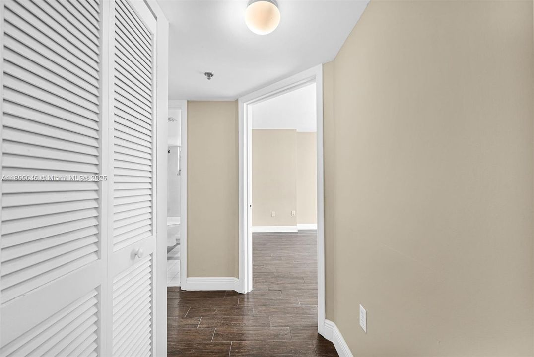 合同活跃: $730,000 (2 贝兹, 2 浴室, 1105 平方英尺)