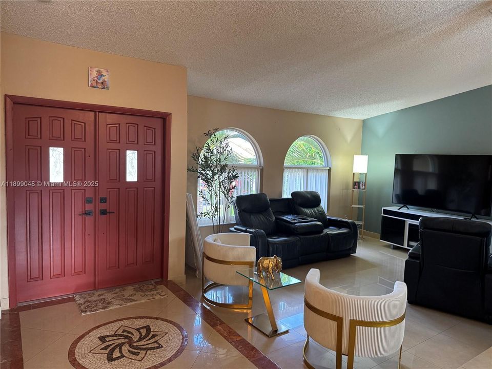 For Sale: $795,000 (4 beds, 2 baths, 2367 Square Feet)