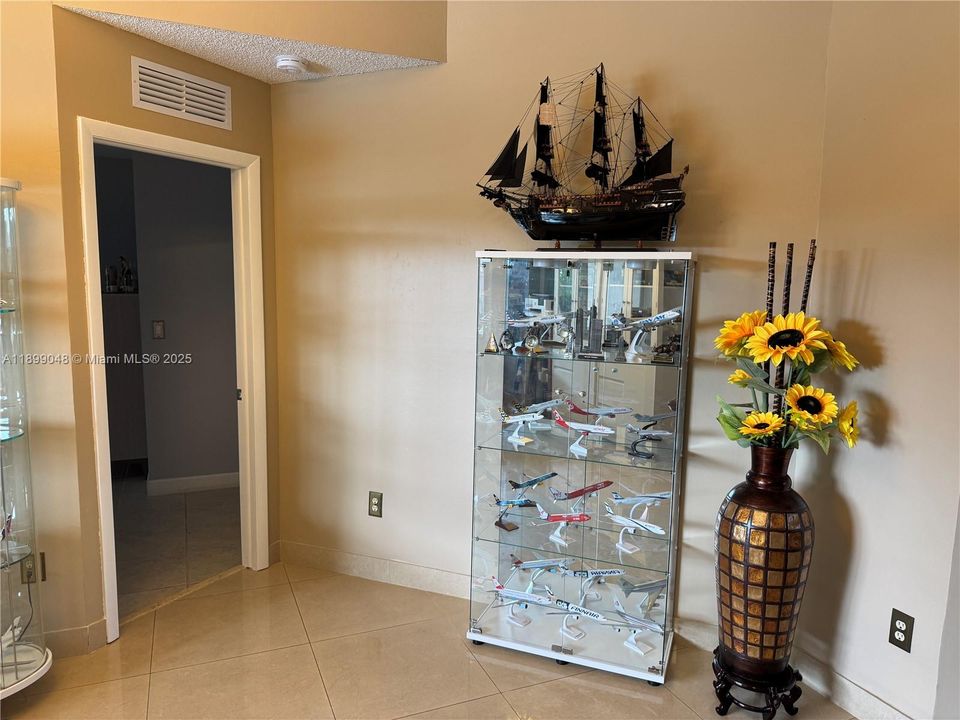 For Sale: $795,000 (4 beds, 2 baths, 2367 Square Feet)