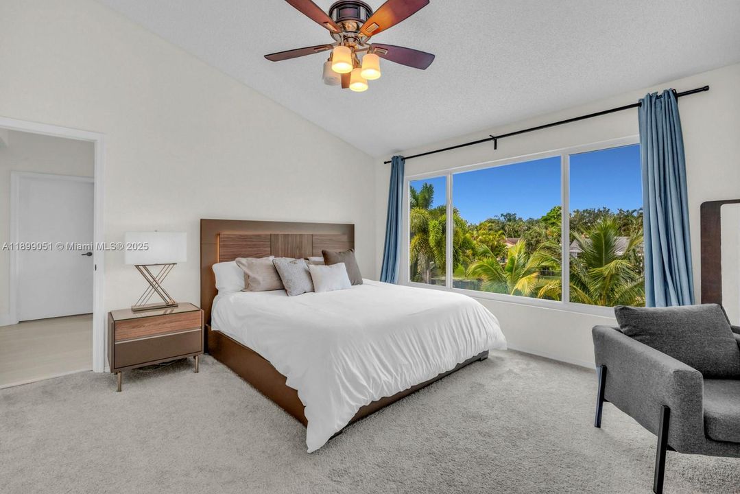 Active With Contract: $1,050,000 (5 beds, 3 baths, 2686 Square Feet)