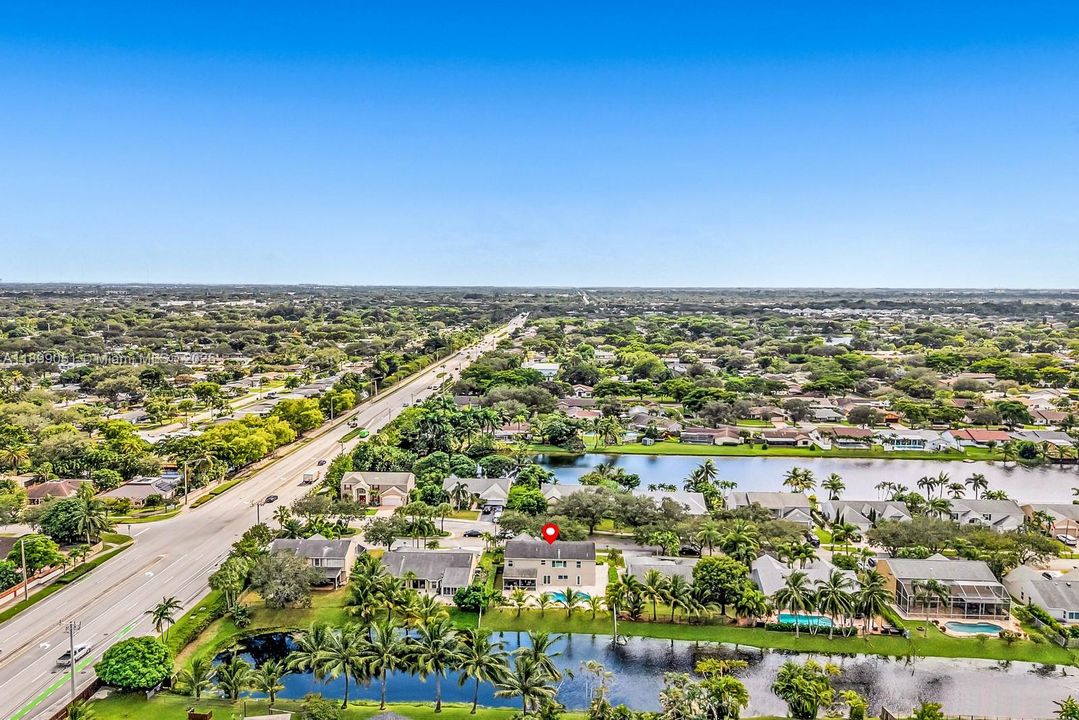 Active With Contract: $1,050,000 (5 beds, 3 baths, 2686 Square Feet)