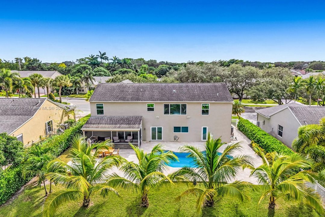 Active With Contract: $1,050,000 (5 beds, 3 baths, 2686 Square Feet)