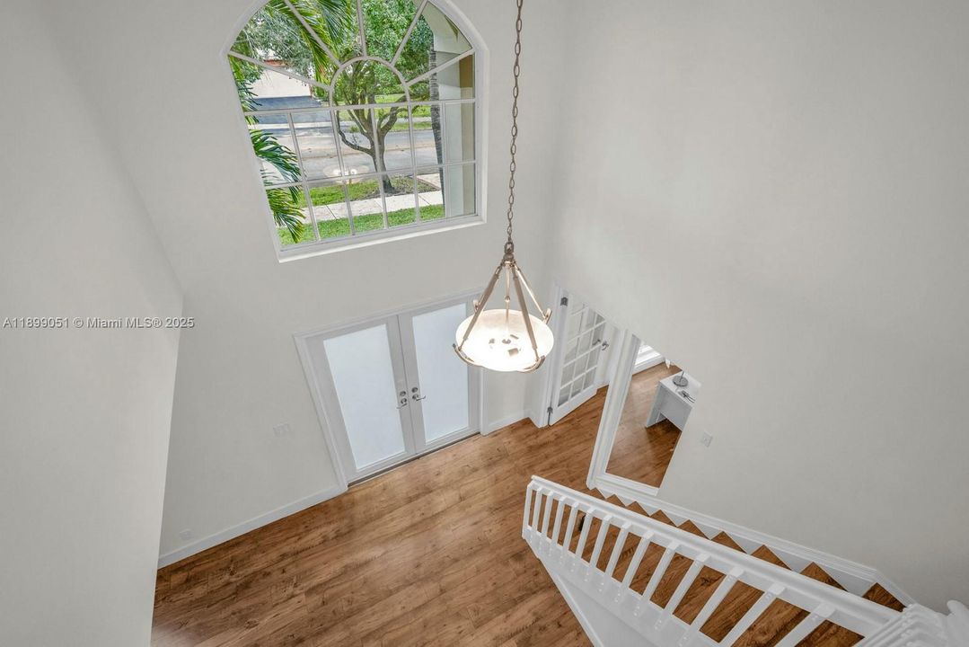 Active With Contract: $1,050,000 (5 beds, 3 baths, 2686 Square Feet)