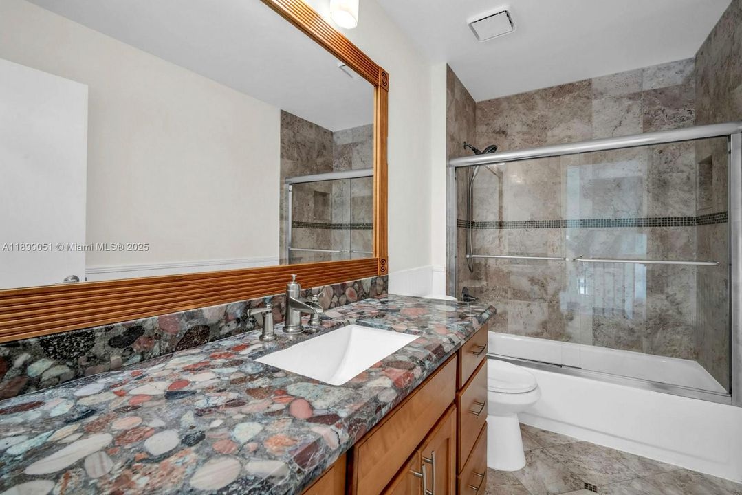 Active With Contract: $1,050,000 (5 beds, 3 baths, 2686 Square Feet)