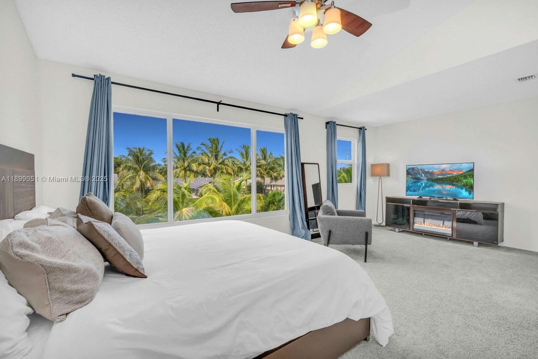 Active With Contract: $1,050,000 (5 beds, 3 baths, 2686 Square Feet)