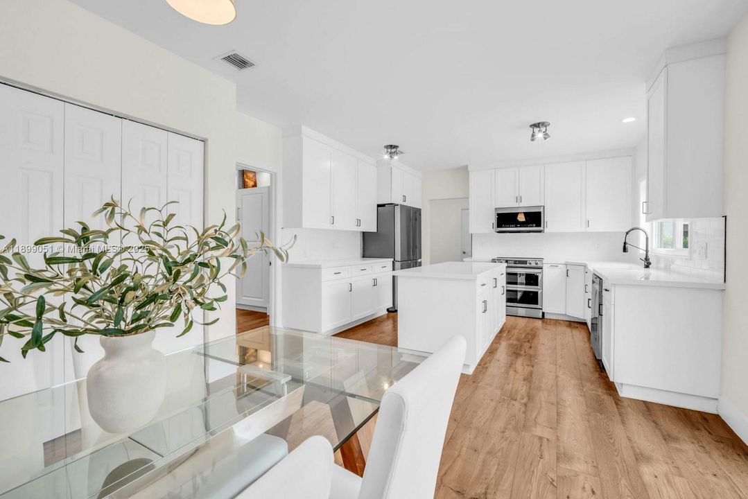 Active With Contract: $1,050,000 (5 beds, 3 baths, 2686 Square Feet)