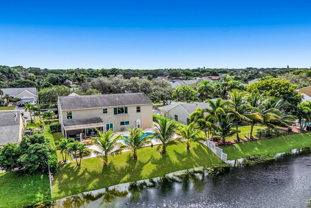 Active With Contract: $1,050,000 (5 beds, 3 baths, 2686 Square Feet)