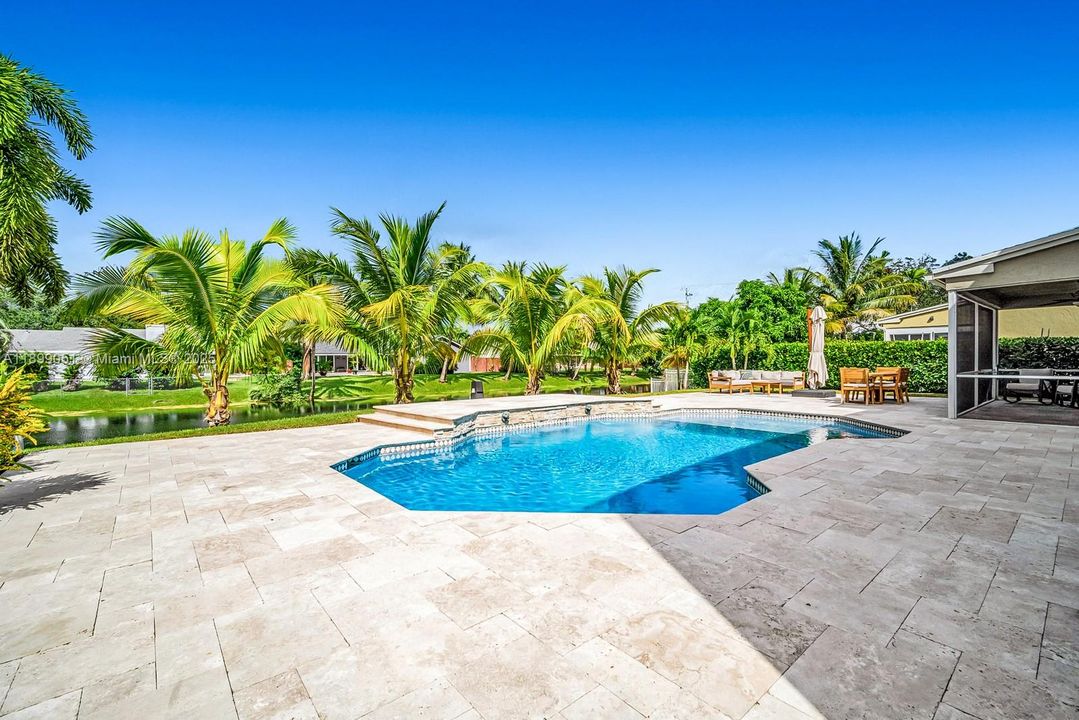 Active With Contract: $1,050,000 (5 beds, 3 baths, 2686 Square Feet)