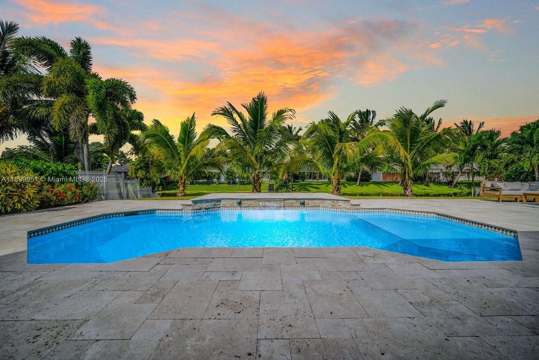 Active With Contract: $1,050,000 (5 beds, 3 baths, 2686 Square Feet)