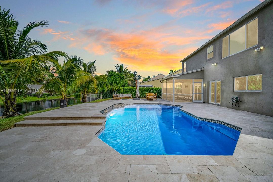 Active With Contract: $1,050,000 (5 beds, 3 baths, 2686 Square Feet)