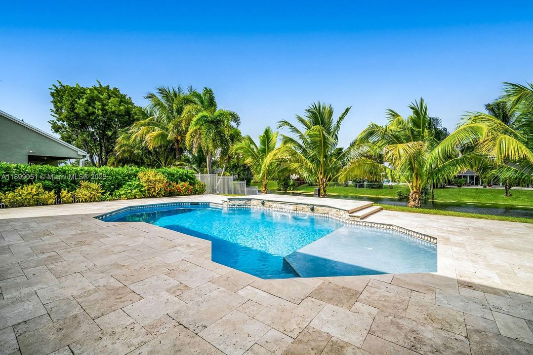 Active With Contract: $1,050,000 (5 beds, 3 baths, 2686 Square Feet)