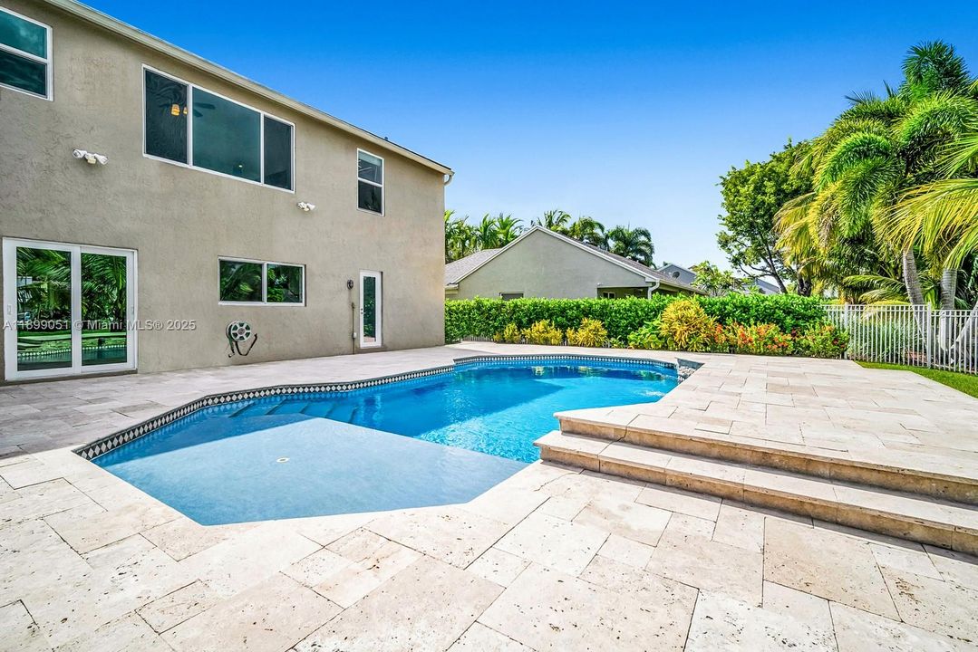 Active With Contract: $1,050,000 (5 beds, 3 baths, 2686 Square Feet)