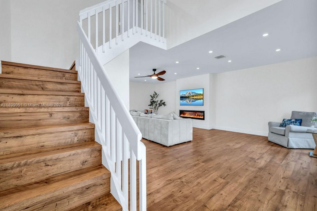 Active With Contract: $1,050,000 (5 beds, 3 baths, 2686 Square Feet)