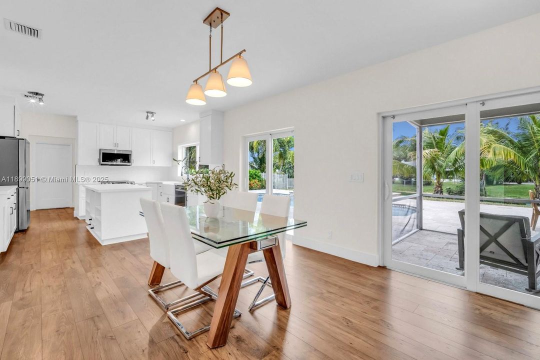 Active With Contract: $1,050,000 (5 beds, 3 baths, 2686 Square Feet)