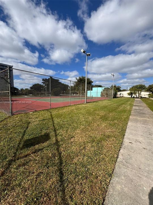 For Rent: $1,500 (1 beds, 1 baths, 840 Square Feet)