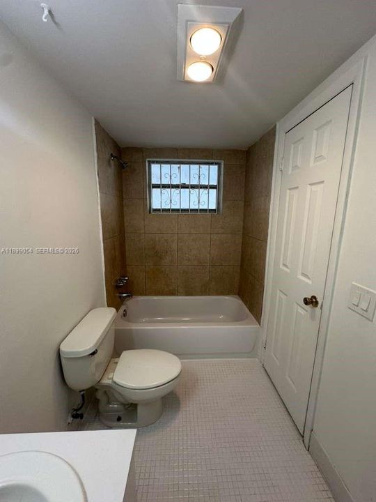 For Rent: $1,500 (1 beds, 1 baths, 840 Square Feet)