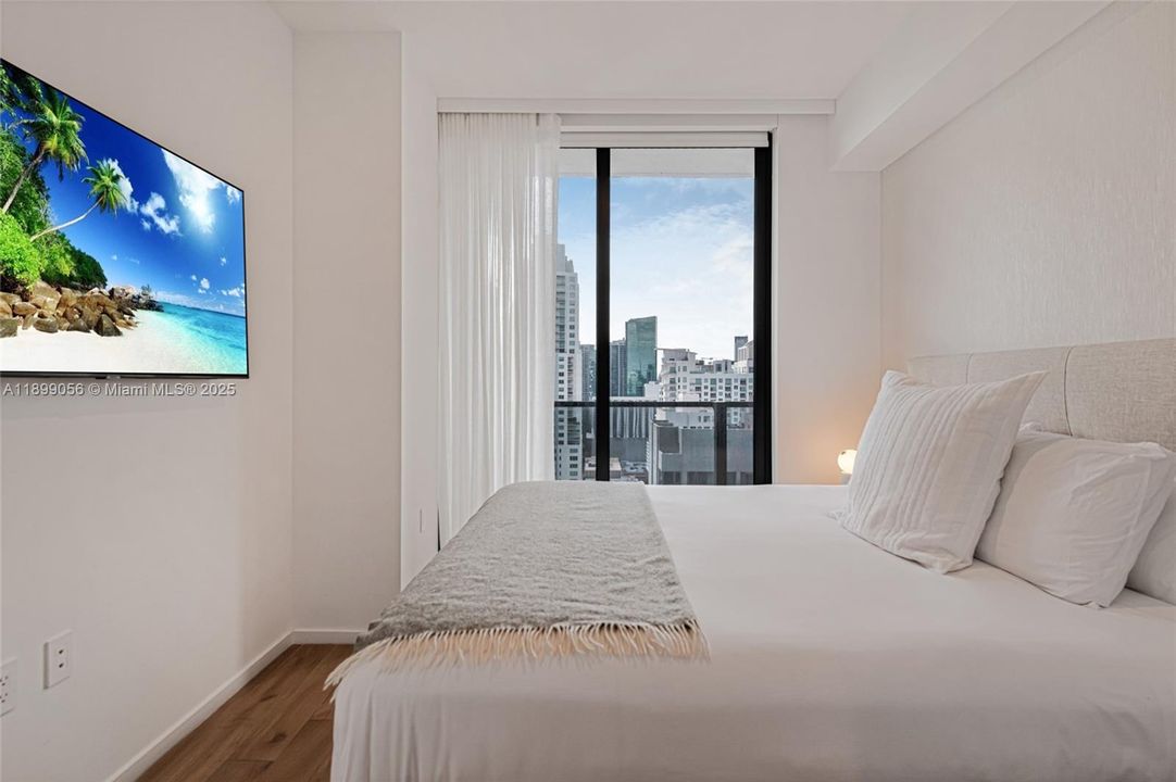 For Rent: $7,190 (2 beds, 3 baths, 1043 Square Feet)