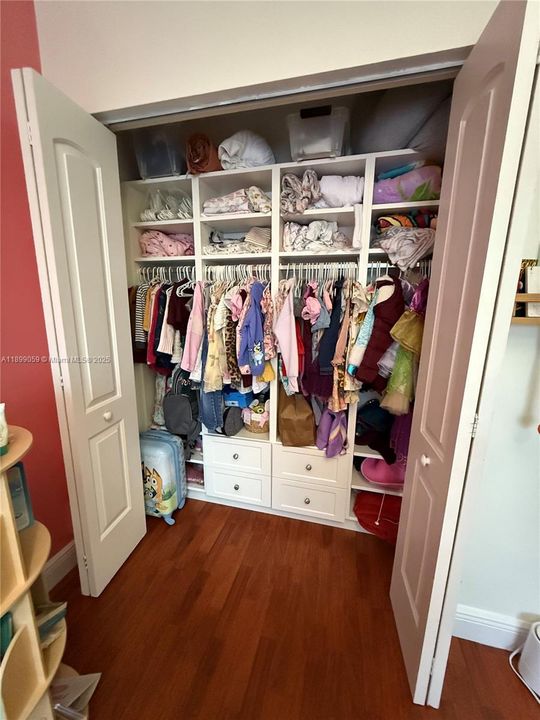 Recientemente alquilado: $3,600 (3 camas, 2 baños, 2254 Pies cuadrados)