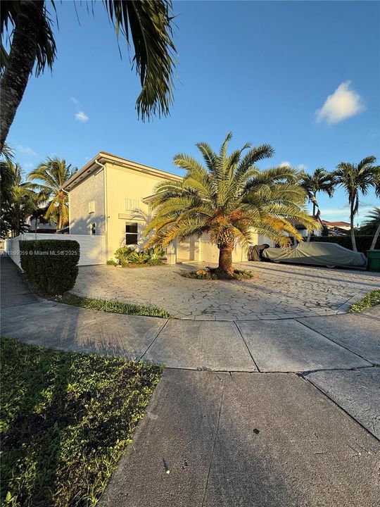 Recientemente alquilado: $3,600 (3 camas, 2 baños, 2254 Pies cuadrados)