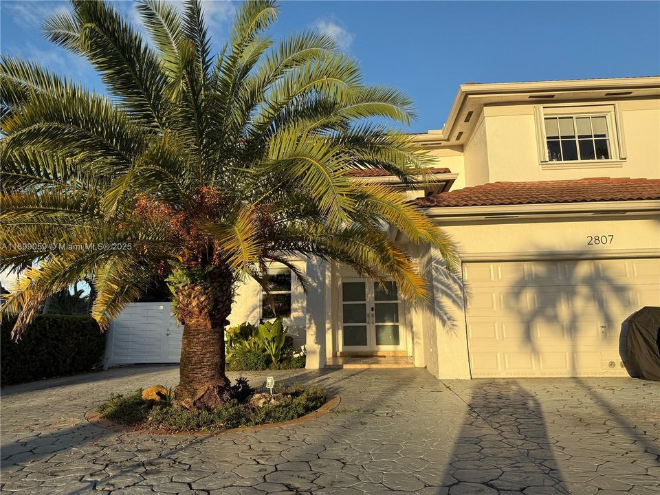 Recientemente alquilado: $3,600 (3 camas, 2 baños, 2254 Pies cuadrados)