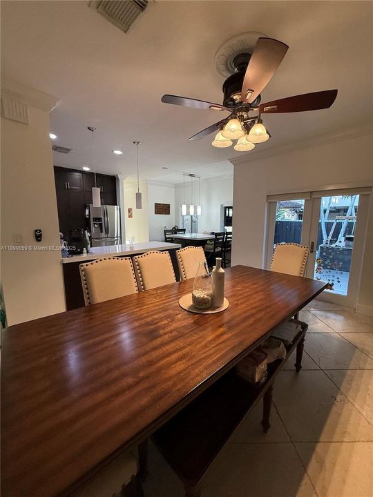 Recientemente alquilado: $3,600 (3 camas, 2 baños, 2254 Pies cuadrados)