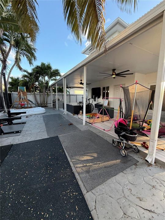 Recientemente alquilado: $3,600 (3 camas, 2 baños, 2254 Pies cuadrados)