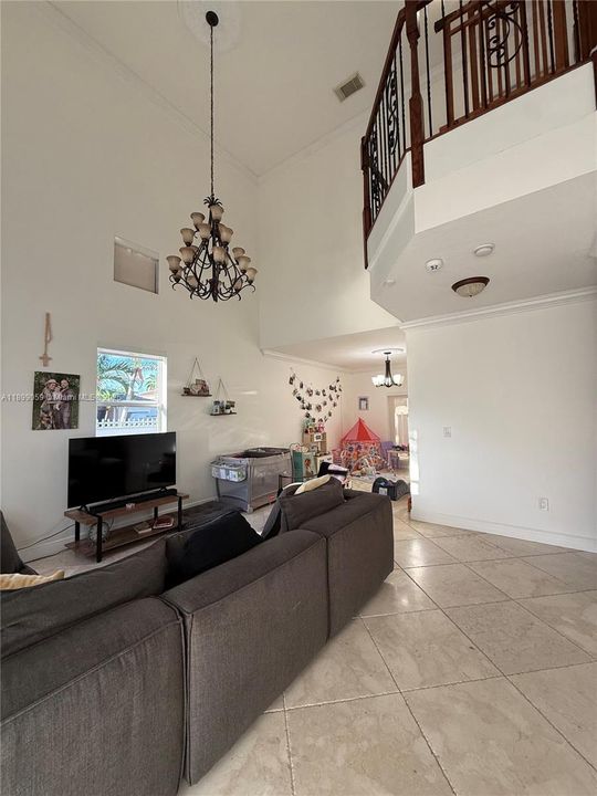 Recientemente alquilado: $3,600 (3 camas, 2 baños, 2254 Pies cuadrados)