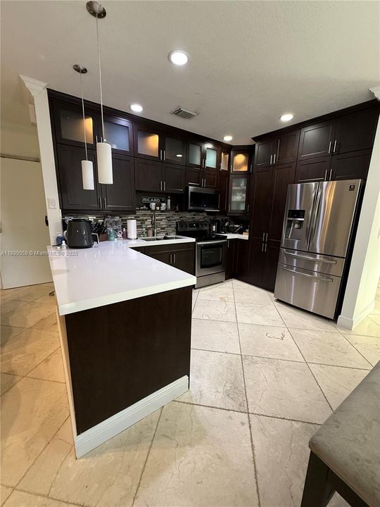 Recientemente alquilado: $3,600 (3 camas, 2 baños, 2254 Pies cuadrados)