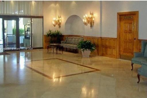 Recently Rented: $1,900 (1 beds, 1 baths, 896 Square Feet)