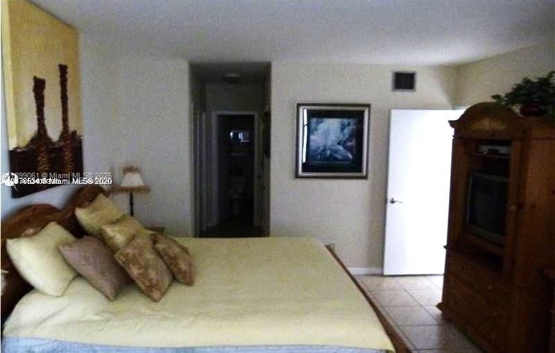 Recently Rented: $1,900 (1 beds, 1 baths, 896 Square Feet)