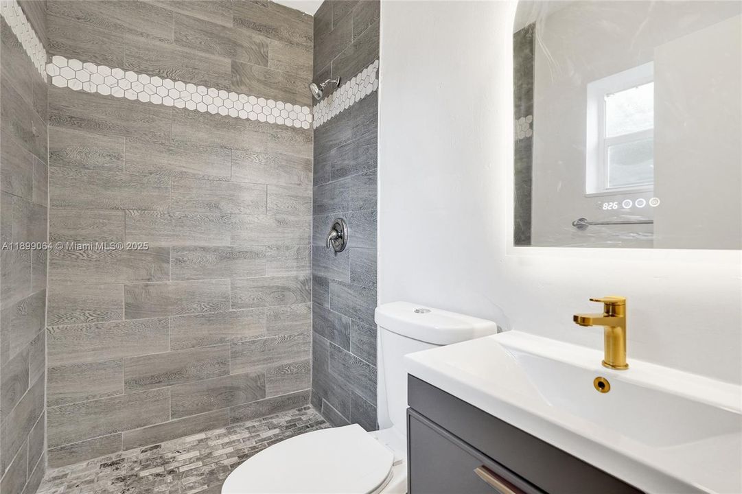 Active With Contract: $2,800 (3 beds, 2 baths, 1358 Square Feet)