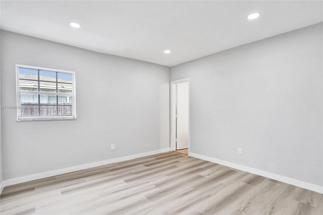 Active With Contract: $2,800 (3 beds, 2 baths, 1358 Square Feet)