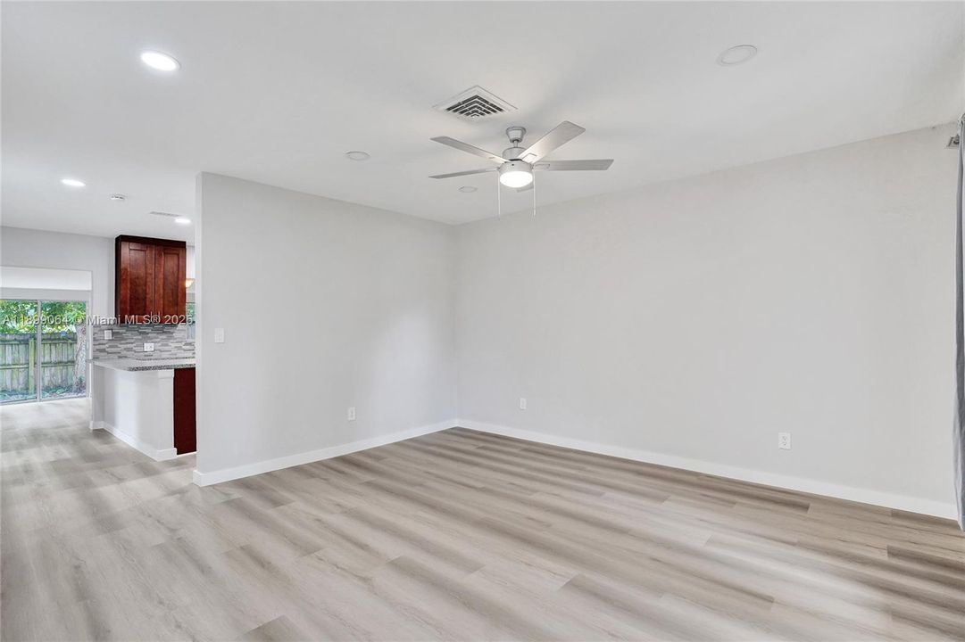 Active With Contract: $2,800 (3 beds, 2 baths, 1358 Square Feet)